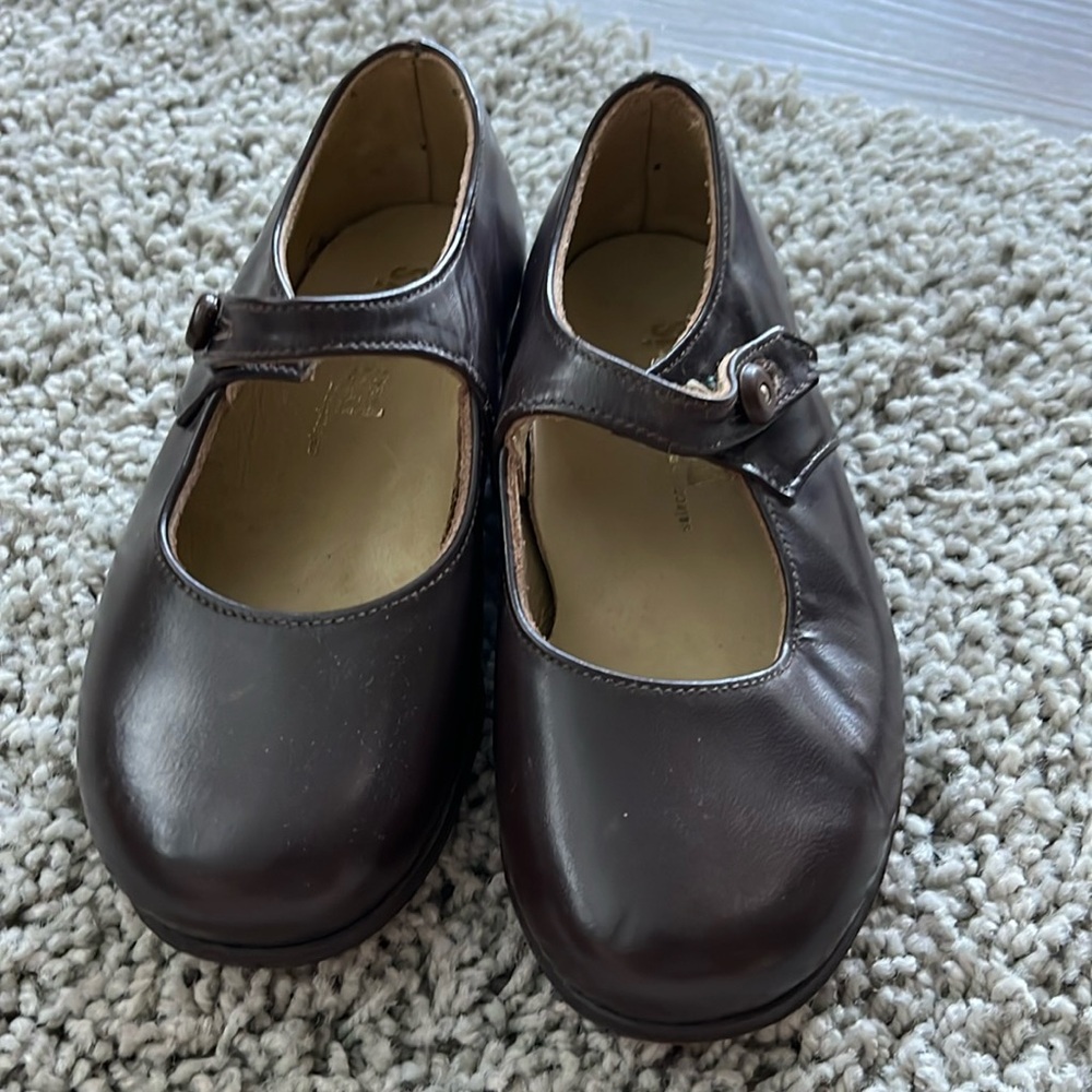 Leather baby shoes